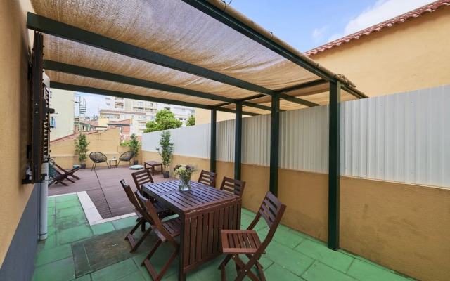 Spacious and Renovated Apartment With Amazing Patio, By TimeCooler