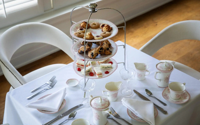 Grand Galvez Resort, Autograph Collection