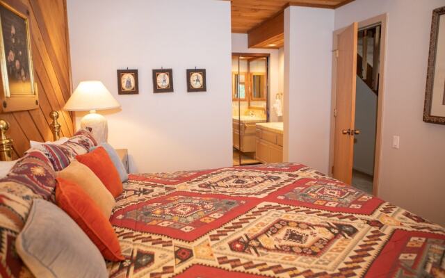 126 Ridgepoint 3 Bedroom Townhouse by RedAwning