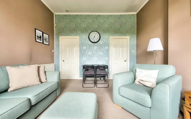 Light 2-bed West End Apt Overlooking Kelvingrove Museum