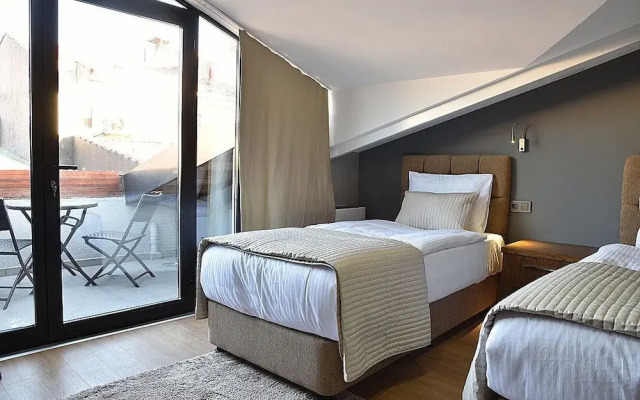 The Elegant Hotel