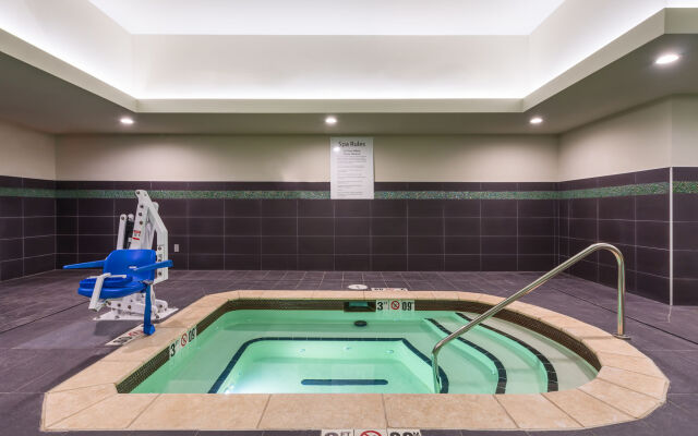 Holiday Inn Express & Suites Norman by IHG