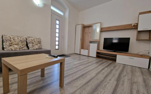 Secret Garden Apartment