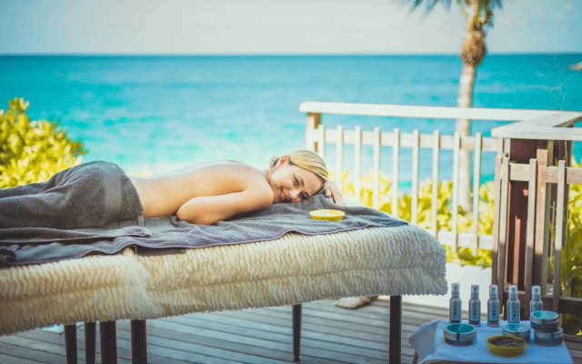 Carana Beach Hotel