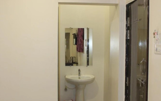 Hotel Radhika Inn