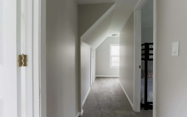 Your Cozy Lockwood Lodge Awaits!