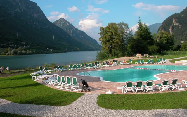 Beautiful Apartment in Idro With Pool