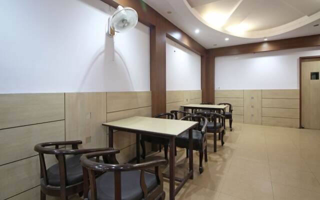 OYO 7636 Hotel Kaushalya Residency