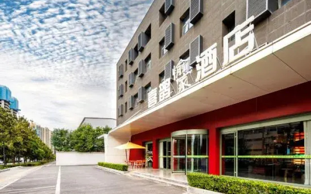 Magpie Hotel