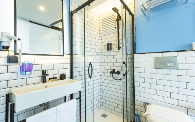Mene City Hotel
