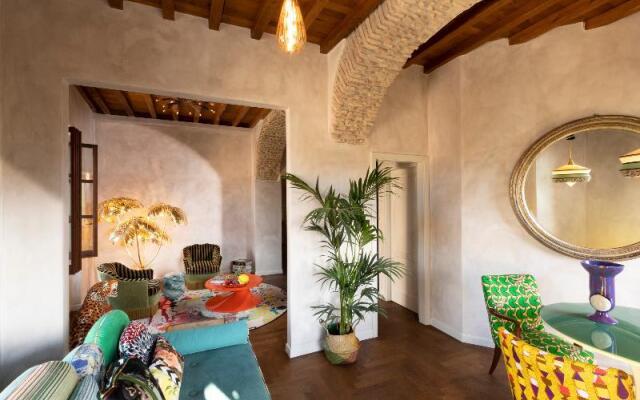 Manfredi Palm Suites