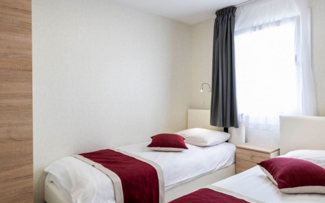 Mobile Home in Banjole With Pool Near Beach