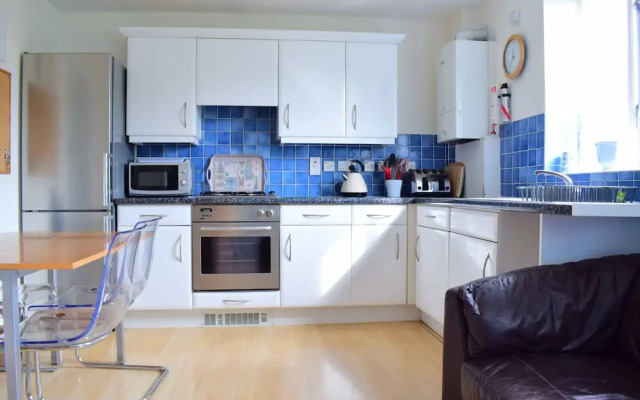 Bright 4 Bed Flat In Stepney Green