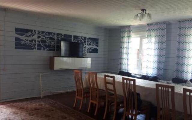 Guest House Dom S Bilyardom
