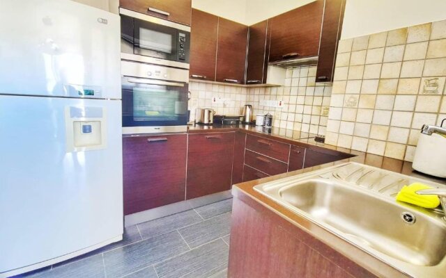 Luxury 2-bed apartment minutes to downtown