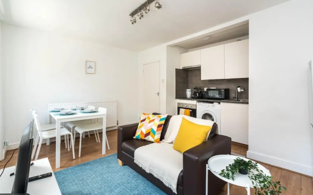 Super 1BD Flat Minutes From Kings Cross Station!