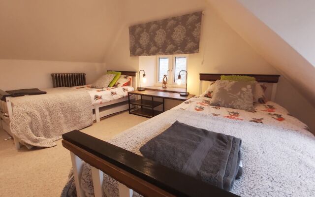 Bluebell House 5 Star Luxury 4 Bdrms and hot tub