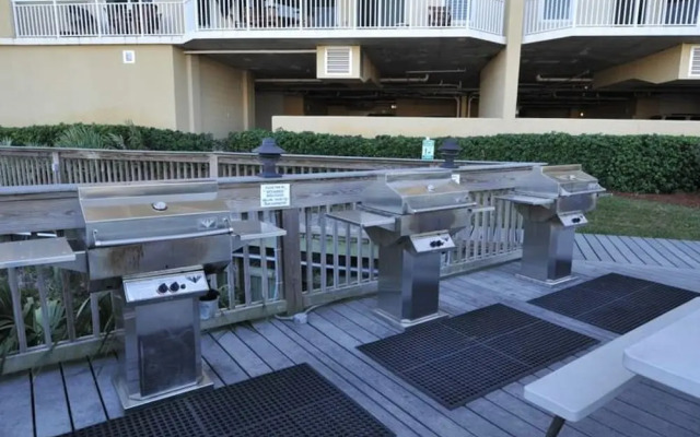 Harbor Landing B0402