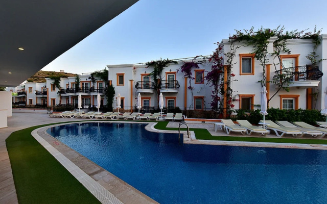 Tropicana Beach Apartments