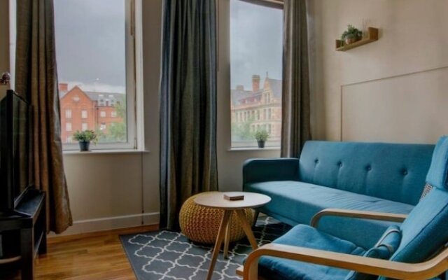 Stylish and Charming City Centre apt for 6