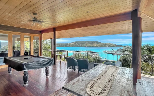 The BoatHouse - Private 4 bedroom house