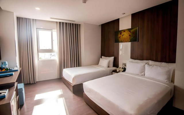 Gold Central Hotel by Haviland