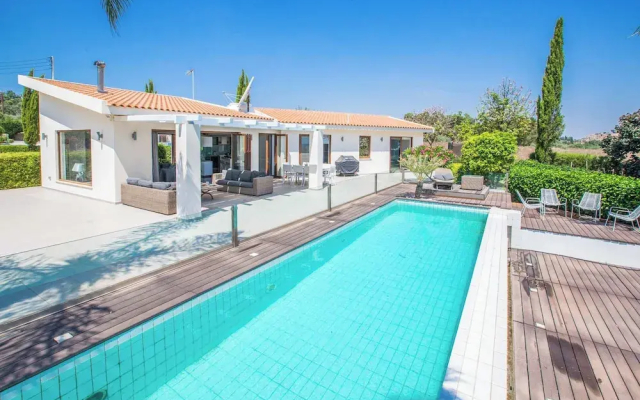 Villa Nyx