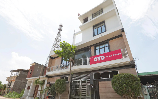 The King Palace Family Hotel by OYO Rooms