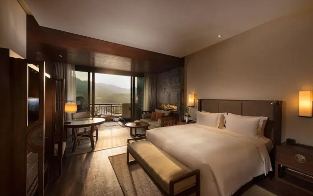 DoubleTree Resort by Hilton Hainan Qixianling Hot Spring
