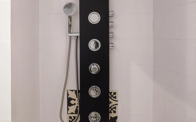 SANTA CRUZ, 1 min Catedral