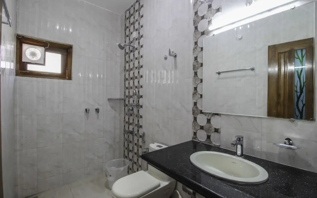 OYO Home 11012 Peaceful 1BHK Nerul