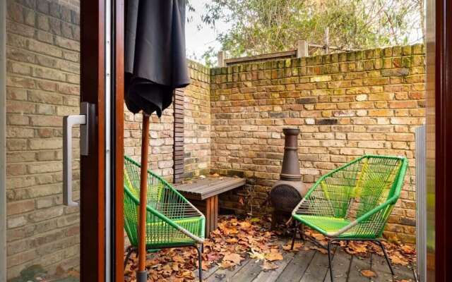The Victoria Park Sanctuary - Stunning 2bdr Flat
