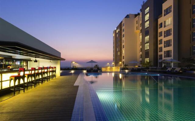 Novotel Yangon Max