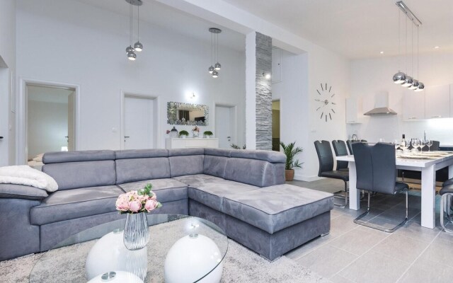 Beautiful Home in Sveti Petar With 5 Bedrooms, Wifi and Outdoor Swimming Pool