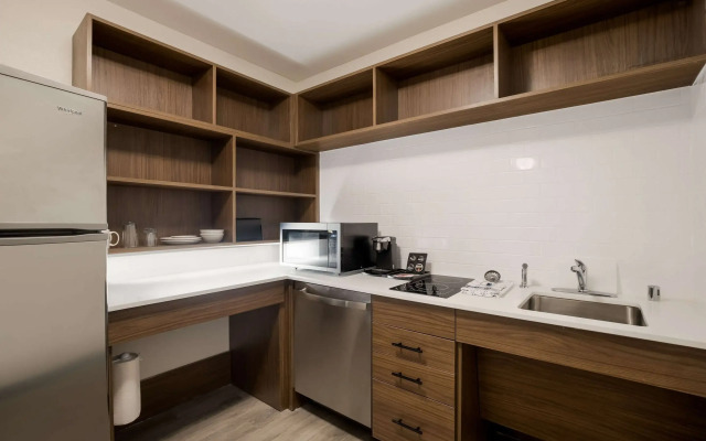 Everhome Suites Corona