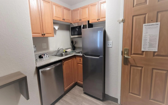 Staybridge Suites Calgary Airport by IHG