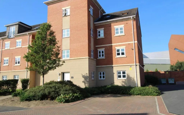 Sunnydale Serviced Apartments - Central location, with allocated parking