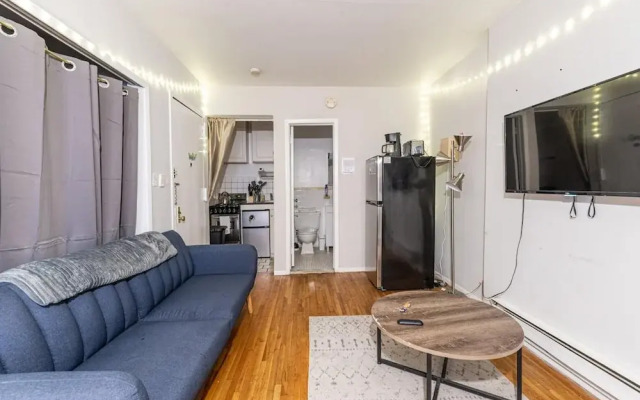 Lovely 2 Bedroom Cozy Monthly Apartment, New York