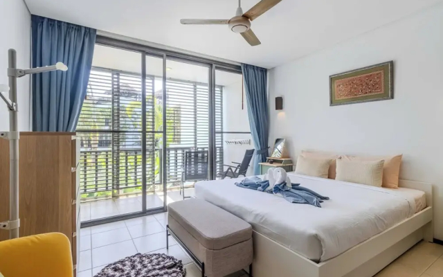 2BR Pool View Short Walk to Beach C254