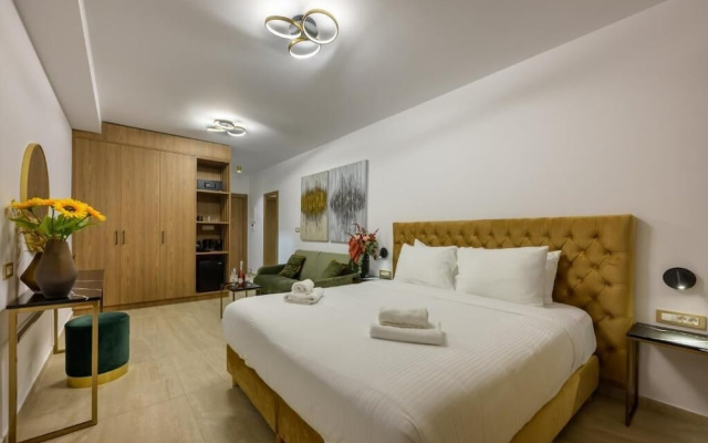 Cens Gold Luxury Suites