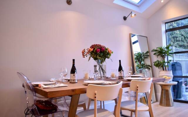 5 Bedroom Family Home in Acton