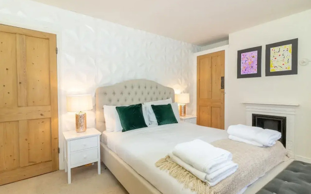 The River Cam Escape - 5BDR with Private Garden with Pond