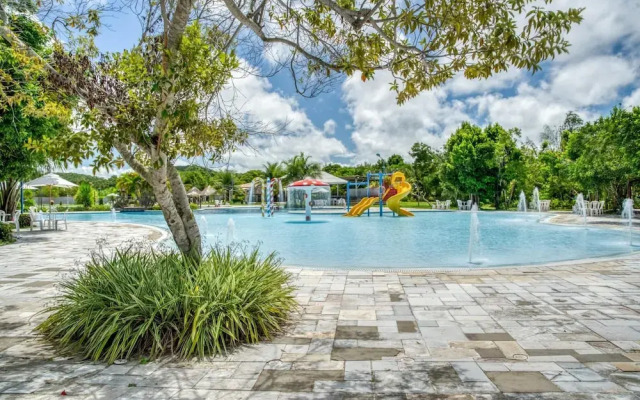 Apartamento Lindo em Condom nio com Piscina