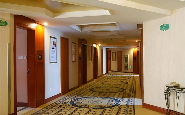 Vienna International Hotel Shanghai Disneyland Tour Shop