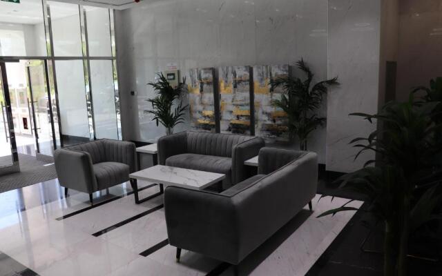 Rose Dream-Two Bedroom Furnished Apart..