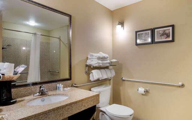 Comfort Suites Anchorage International Airport