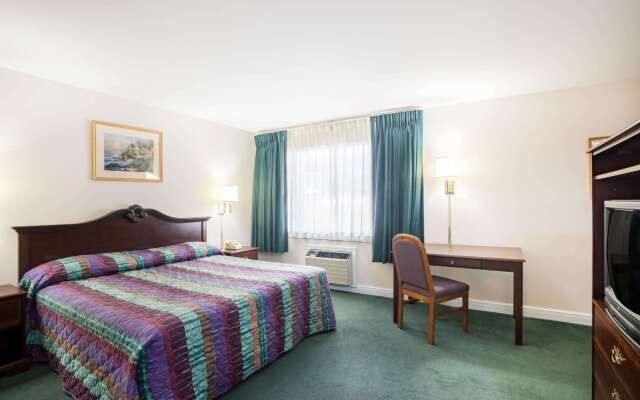 Travelodge by Wyndham Lake George NY