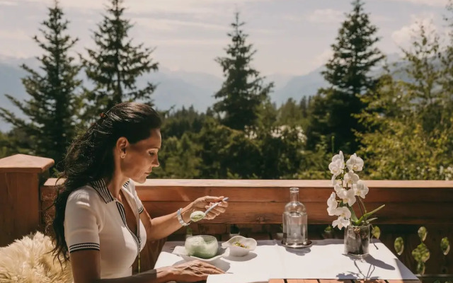 LeCrans Hotel & Spa