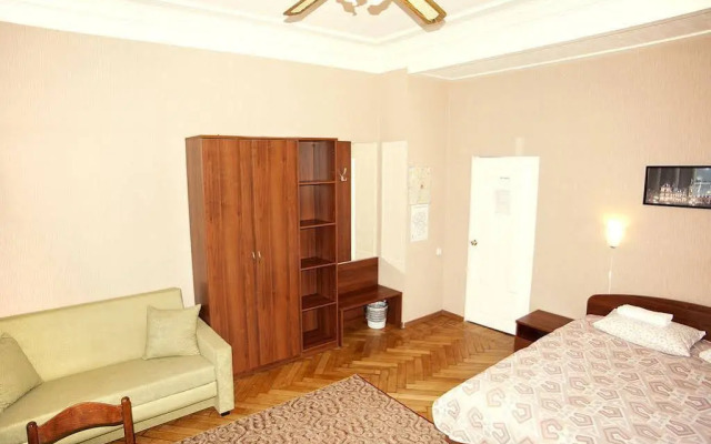 Noviy Arbat Hotel
