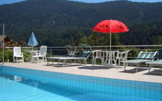 Molaris Lodge